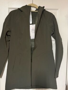 NWT Lululemon Repelshell rain jacket size 6 ARMG